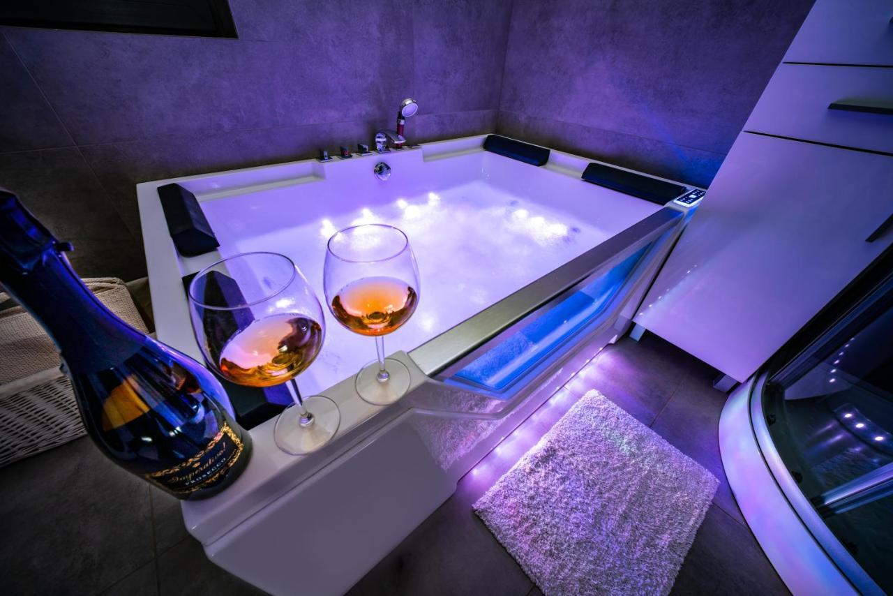 Domek Hot Tub Jacuzzi Chillout Колобжег Екстер'єр фото