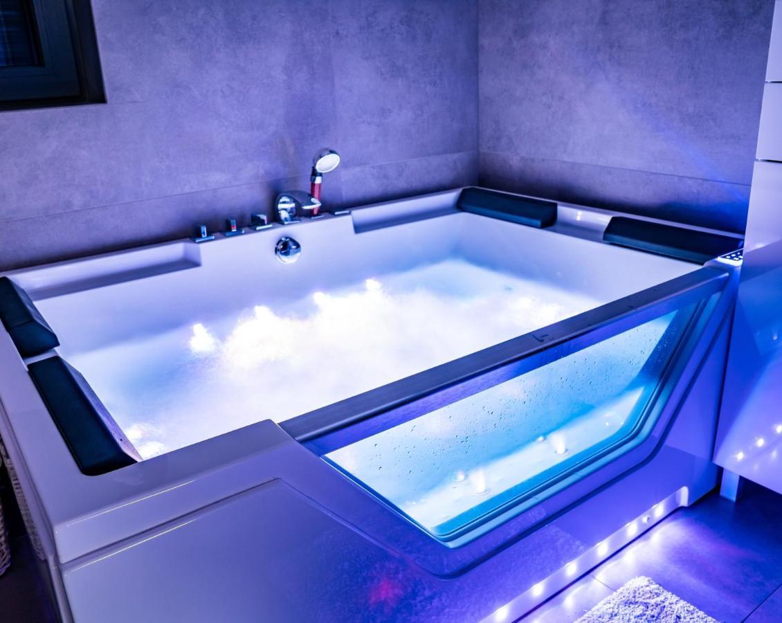 Domek Hot Tub Jacuzzi Chillout Колобжег Екстер'єр фото